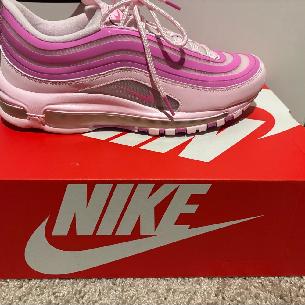 Nike Mens Pink Sneakers